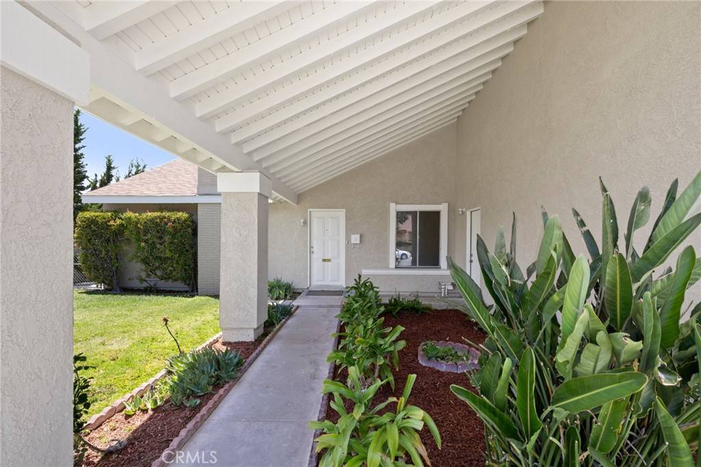 Canyon Country, CA 91387,29801 Grandifloras RD