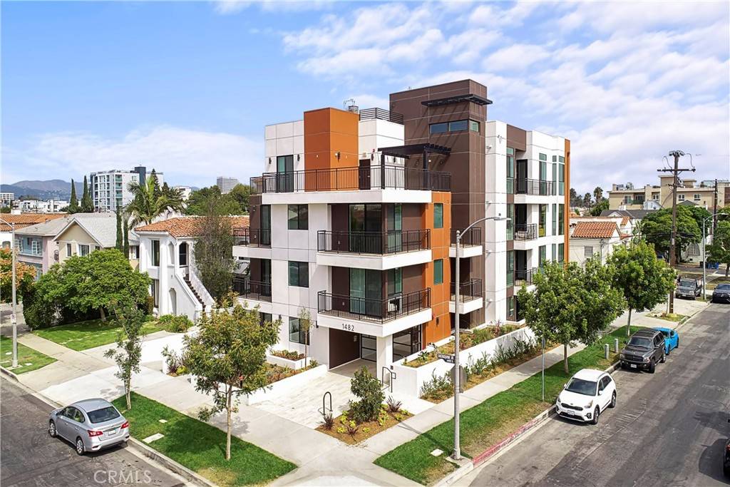 Los Angeles, CA 90035,1482 S Sherbourne DR #202