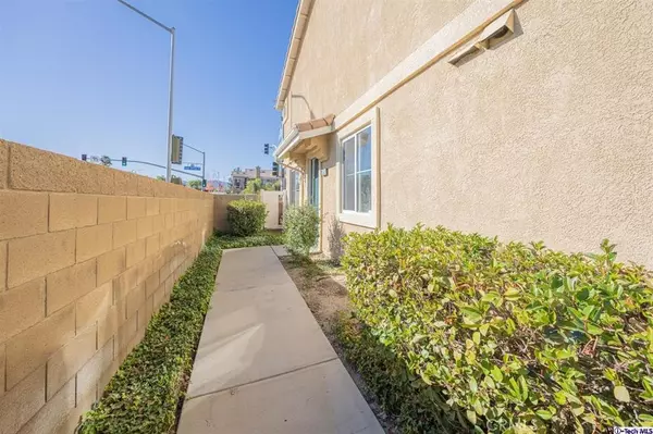 Saugus, CA 91350,25401 Holly Beach DR
