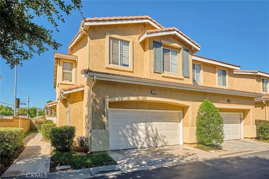 25401 Holly Beach DR, Saugus, CA 91350