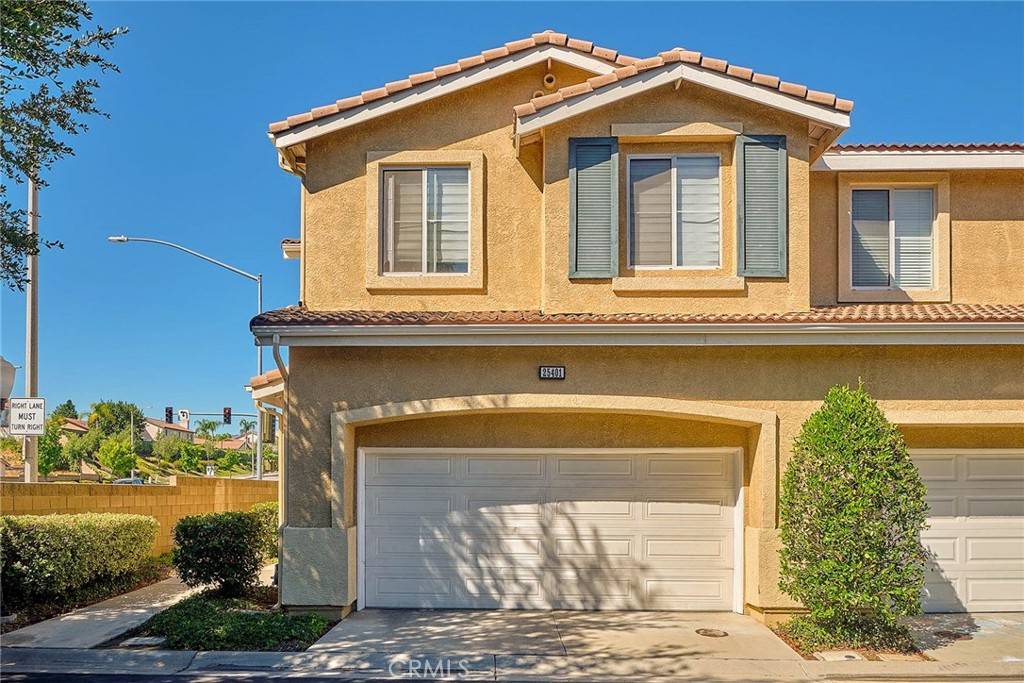 25401 Holly Beach DR, Saugus, CA 91350