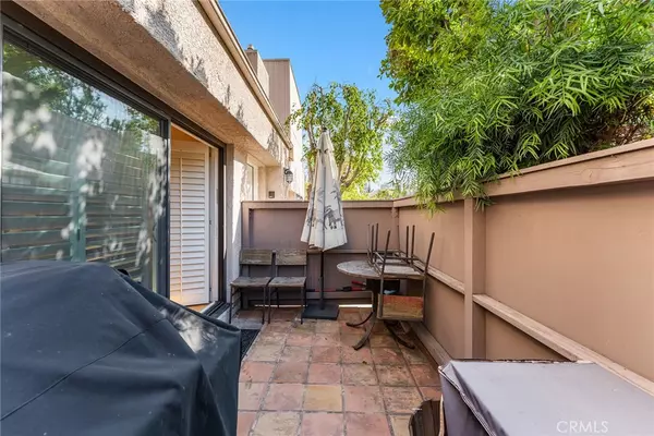 Sherman Oaks, CA 91403,15175 Magnolia BLVD #A