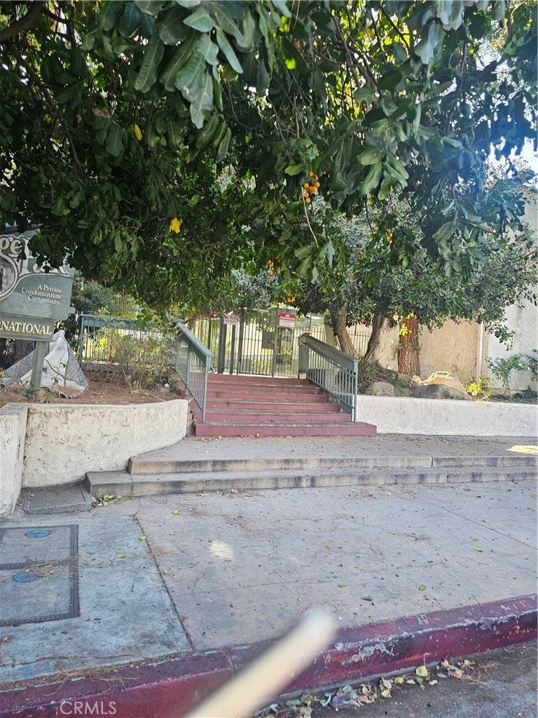 8601 International AVE #266, Canoga Park, CA 91304