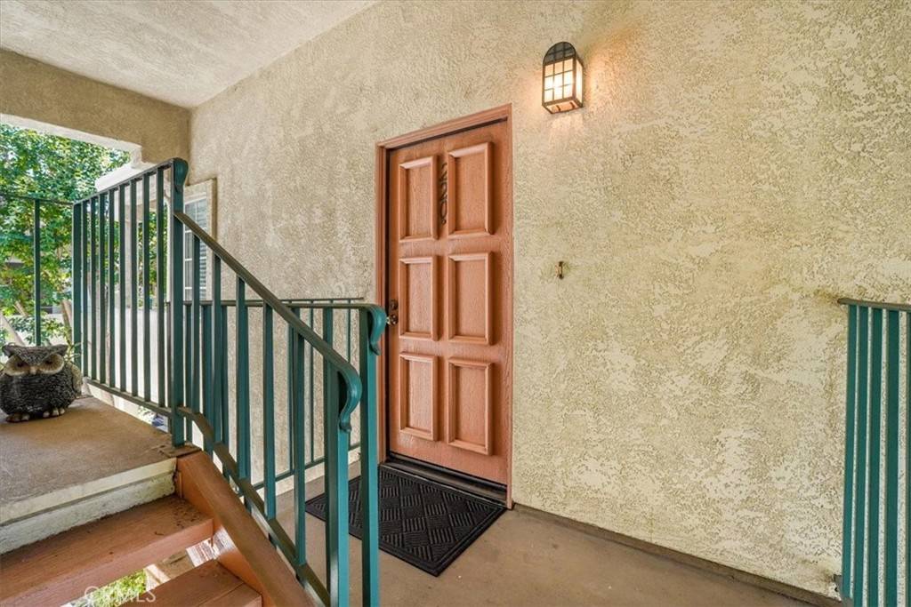 Calabasas, CA 91302,4201 Las Virgenes RD #220