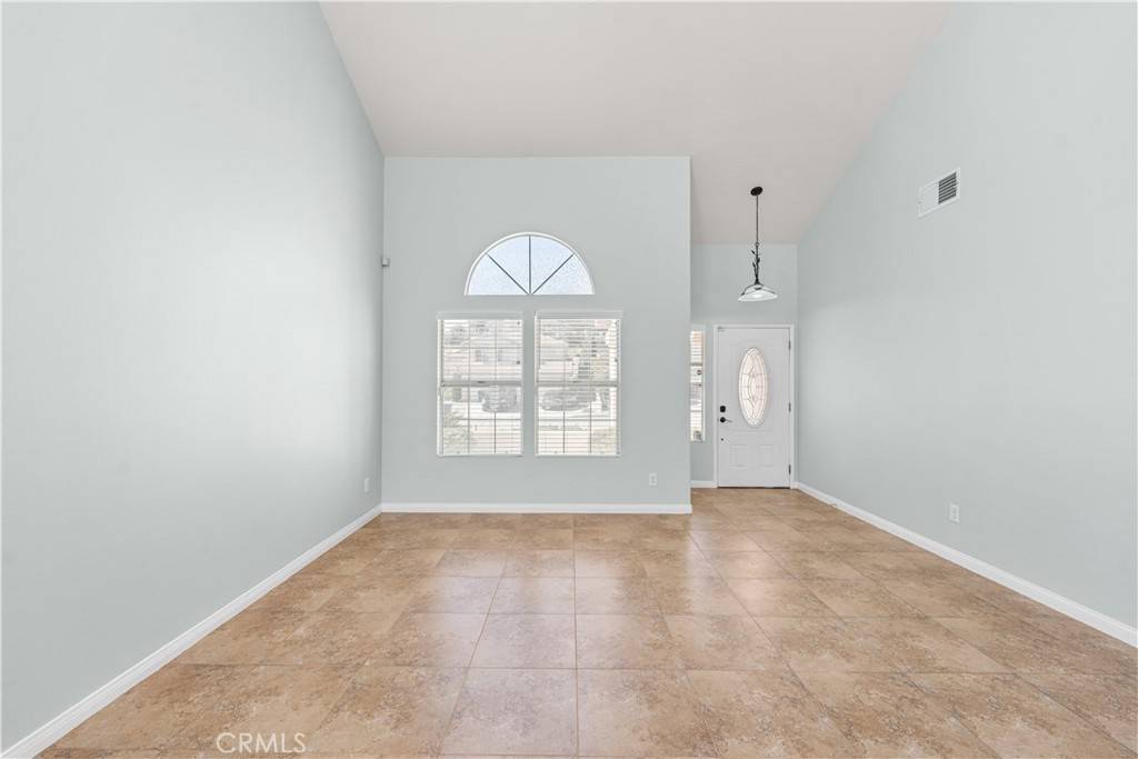 Palmdale, CA 93551,1215 Date Palm DR