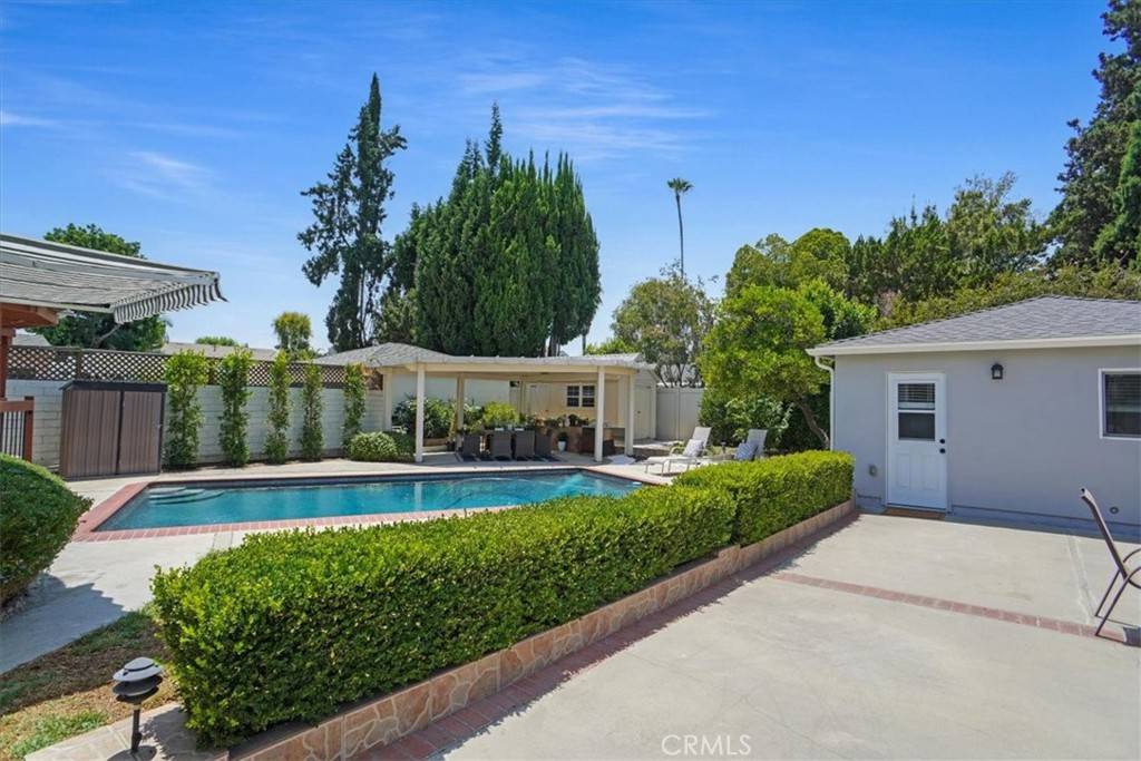 5525 Costello AVE, Sherman Oaks, CA 91401