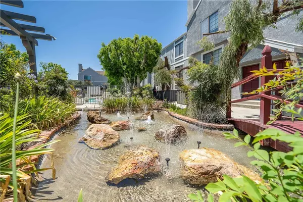 18100 Burbank BLVD #11, Tarzana, CA 91356