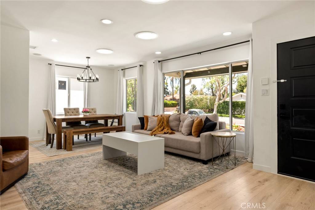 Sherman Oaks, CA 91423,14332 Roblar PL