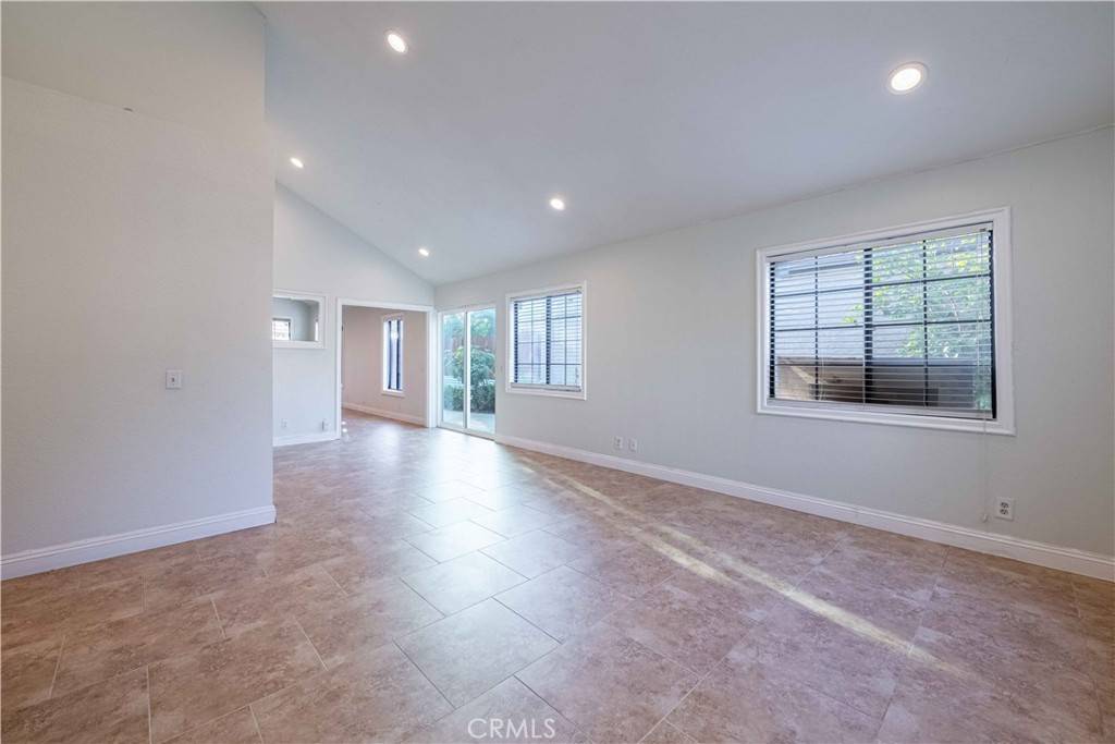 Simi Valley, CA 93063,2383 Hampton AVE