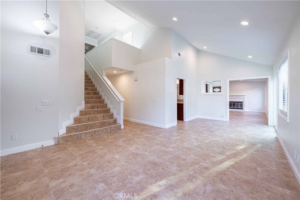 Simi Valley, CA 93063,2383 Hampton AVE