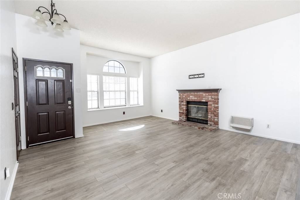 Lancaster, CA 93534,43111 Weyand CT