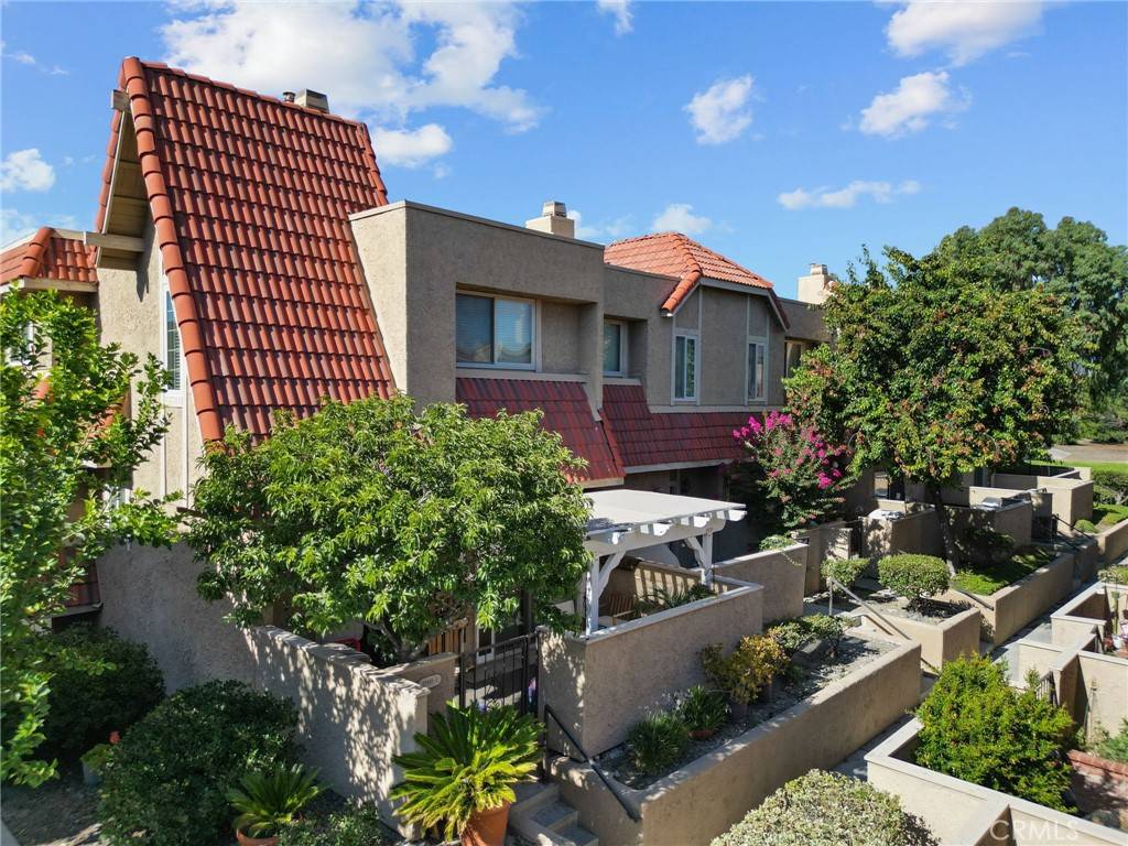 17910 River CIR #1, Canyon Country, CA 91387