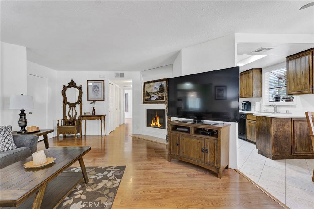 Canyon Country, CA 91351,26966 Flo LN #319