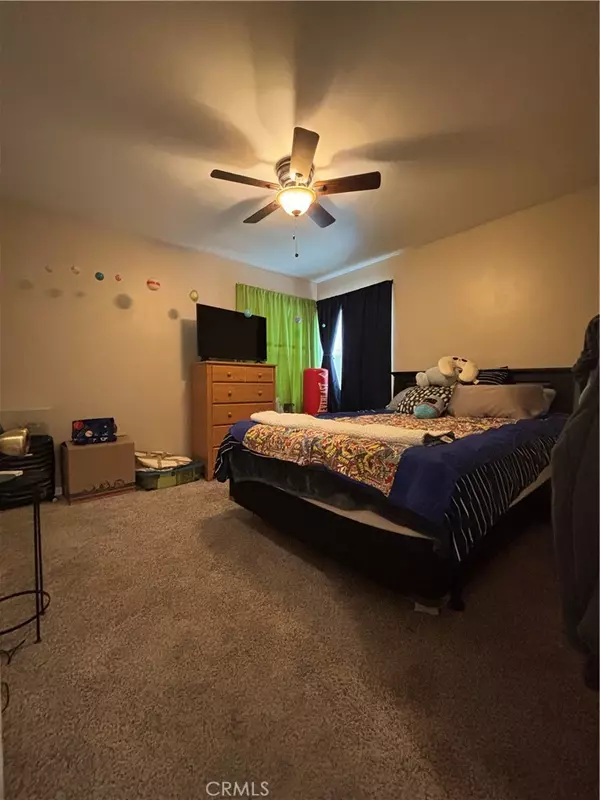 San Fernando, CA 91340,1317 Woodworth ST