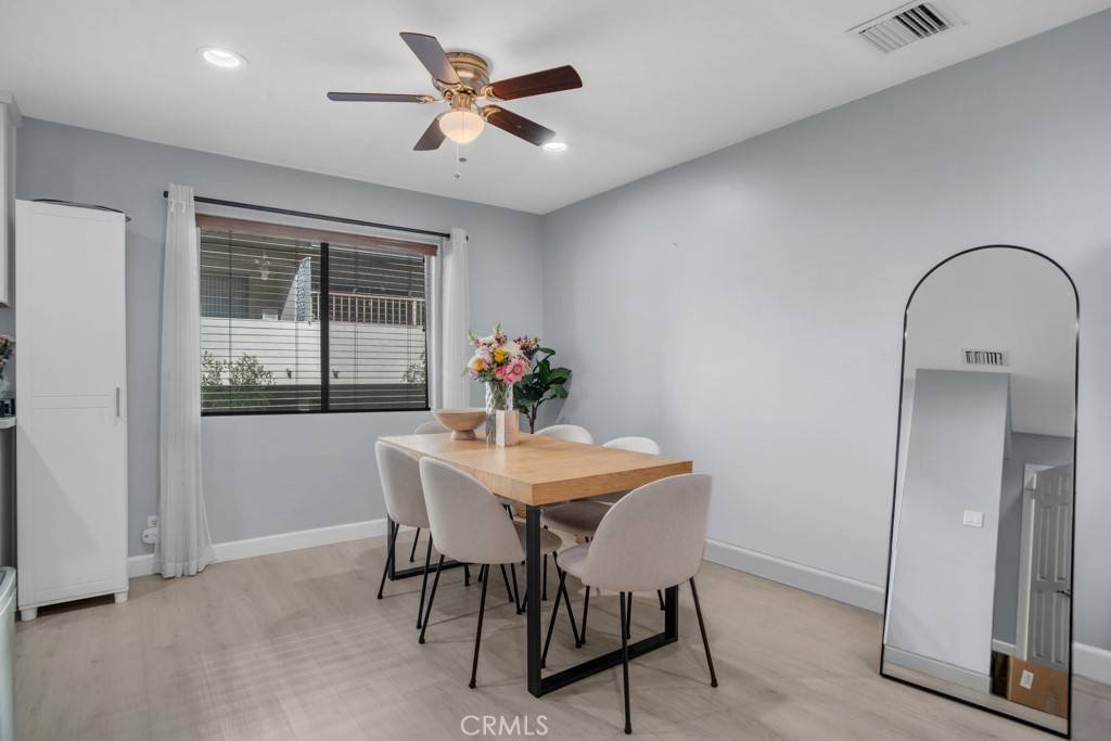 Sherman Oaks, CA 91423,14319 Addison ST #4