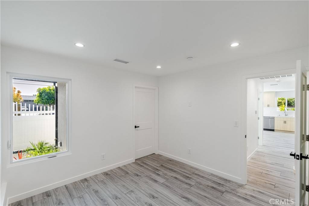 North Hollywood, CA 91601,5751 Ensign AVE