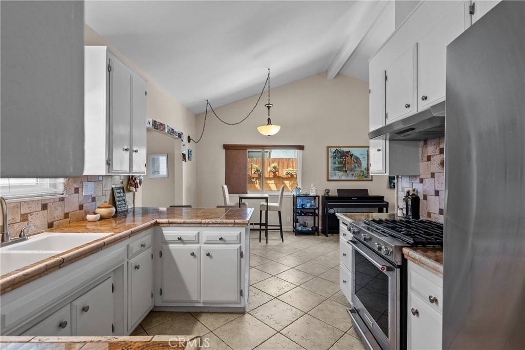 Saugus, CA 91350,27124 Cabrera AVE