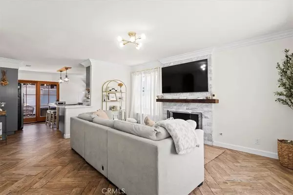 Moorpark, CA 93021,4332 Fairbrook LN