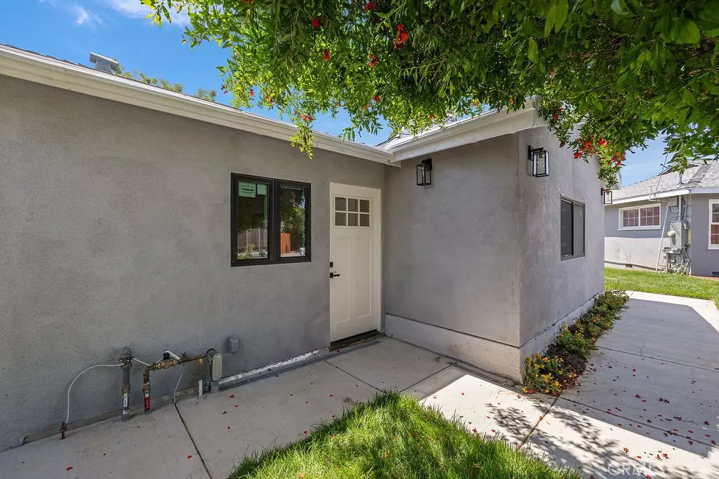Granada Hills, CA 91344,11010 Montgomery AVE