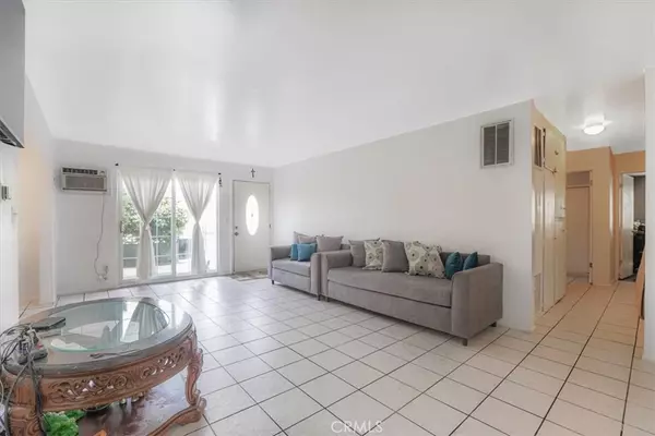 North Hollywood, CA 91605,6904 Radford AVE #1