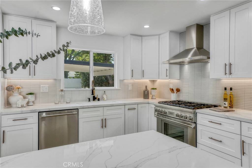 West Hills, CA 91304,23314 Windom ST