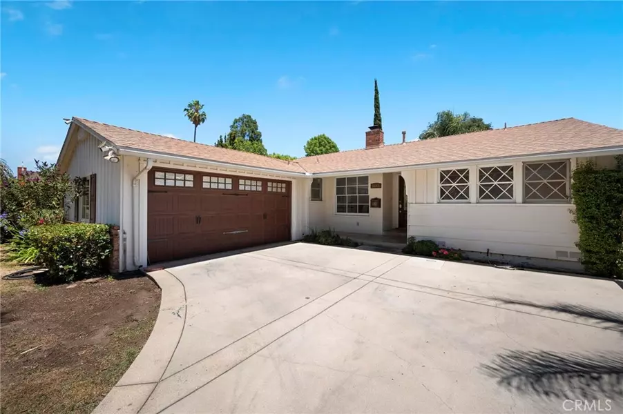 6820 Encino AVE, Van Nuys, CA 91406