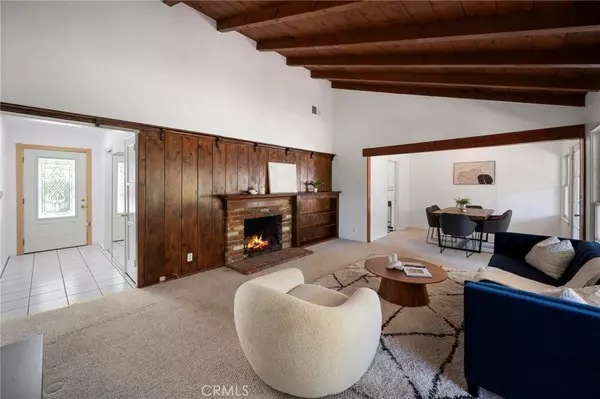 Van Nuys, CA 91406,6820 Encino AVE