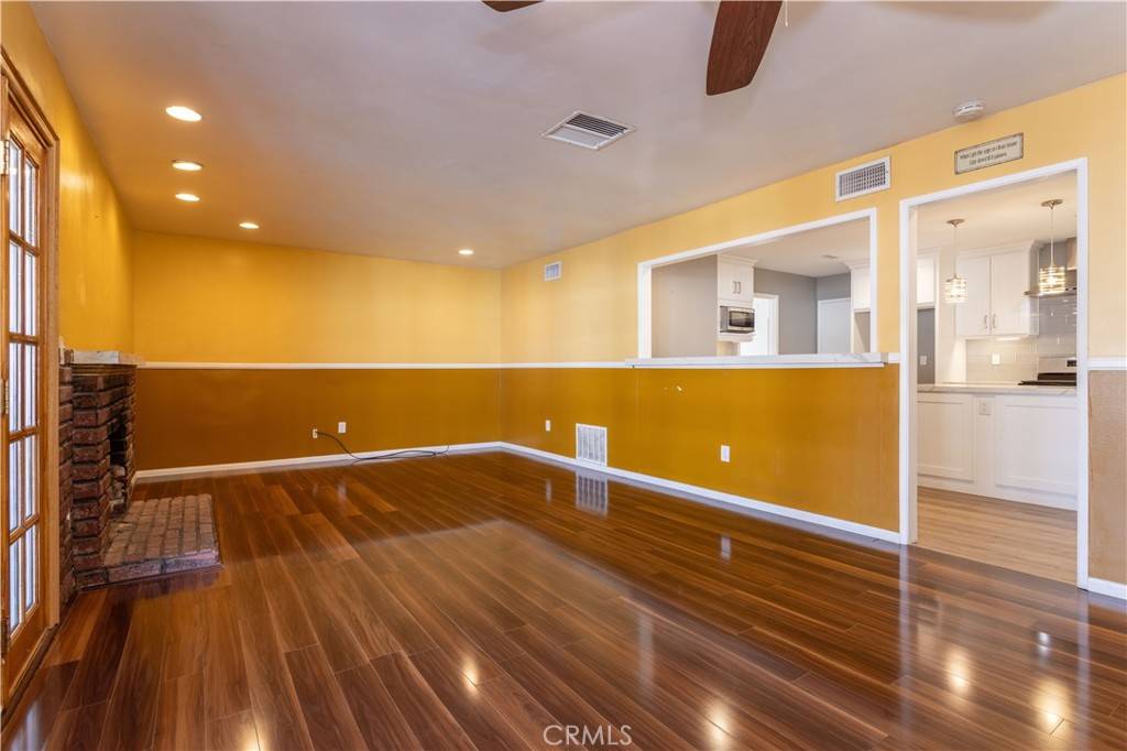 Canyon Country, CA 91351,27200 Pine Hills AVE
