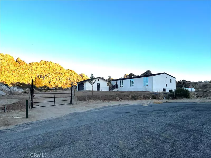 40004 171st Street East, Lake Los Angeles, CA 93591