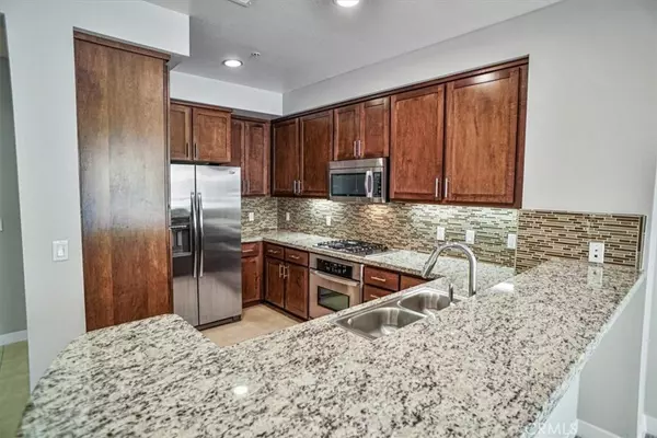 Woodland Hills, CA 91367,21301 Erwin ST #425