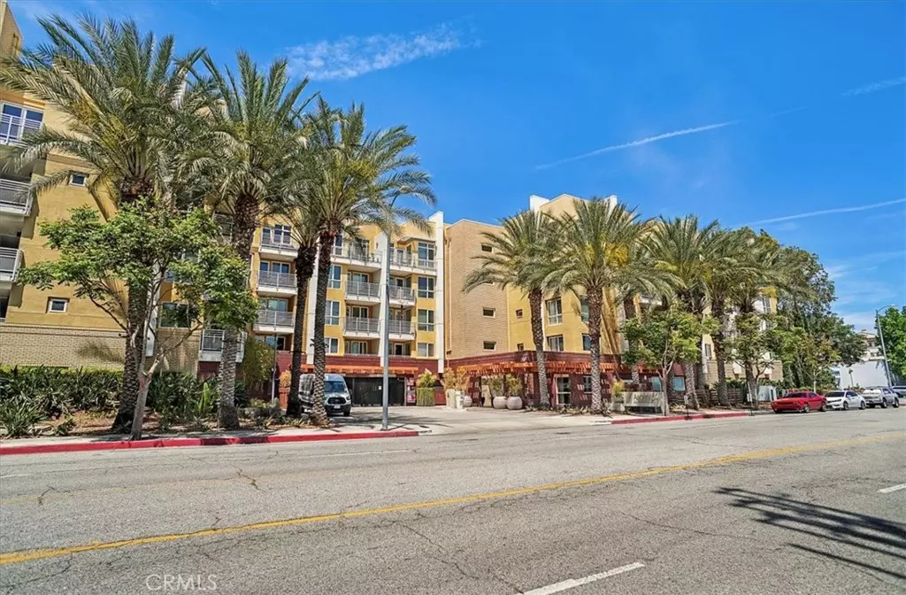 Woodland Hills, CA 91367,21301 Erwin ST #425