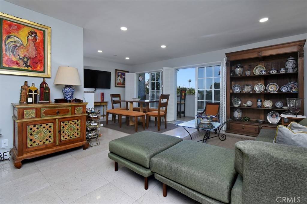4140 Warner BLVD #302, Burbank, CA 91505