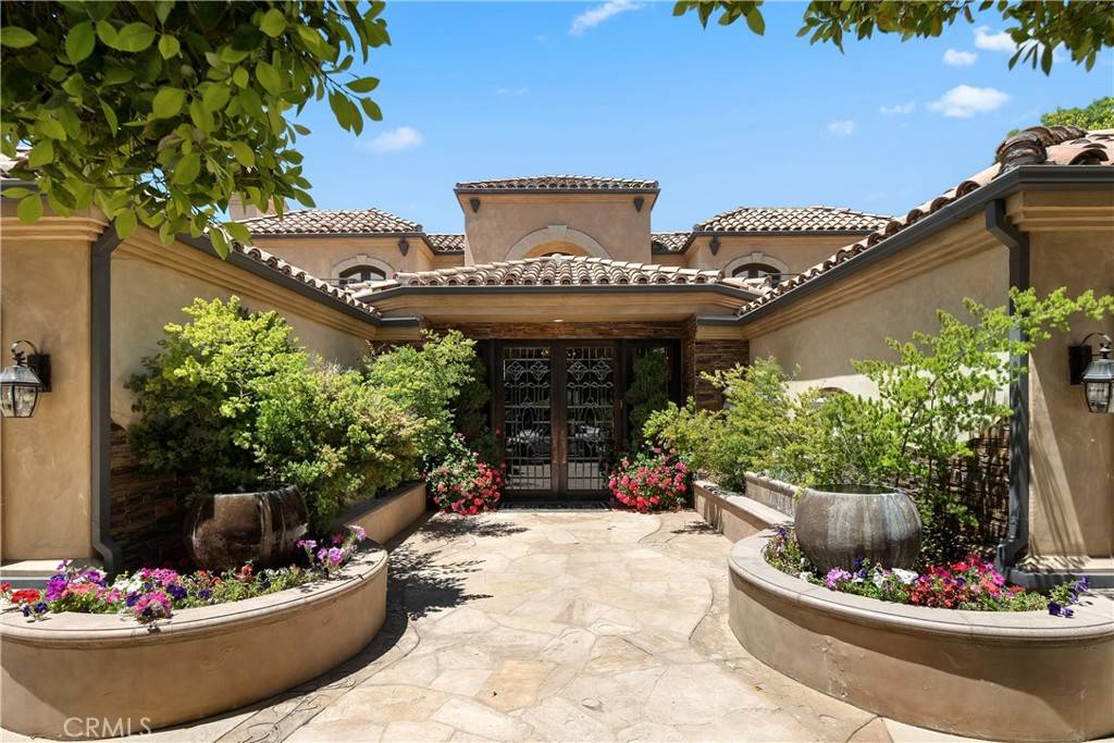 Los Angeles, CA 90077,2323 Worthing LN