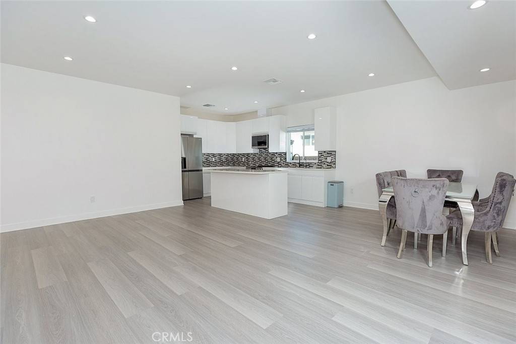 North Hollywood, CA 91605,12818 Arminta ST