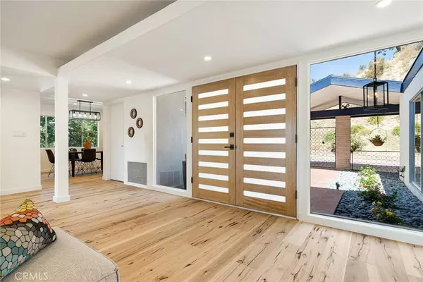 Tarzana, CA 91356,4747 El Caballero DR