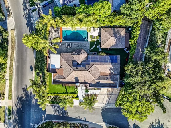 4060 Harclare LN, Encino, CA 91436