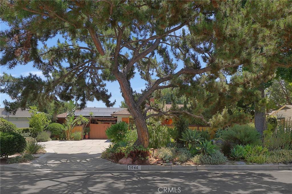 Valley Glen, CA 91401,5866 Varna AVE