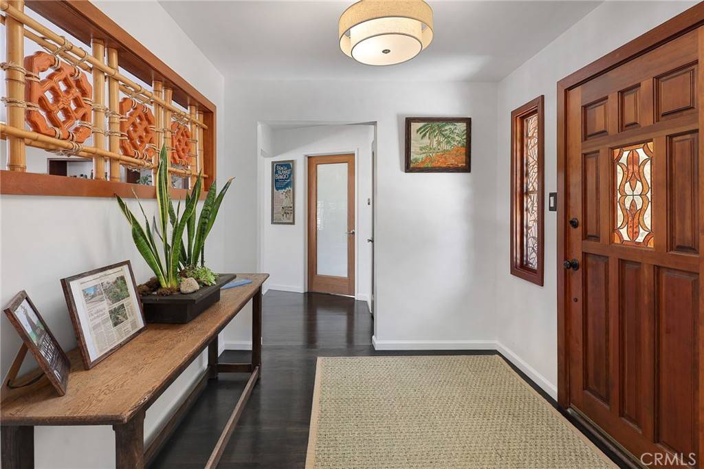 Valley Glen, CA 91401,5866 Varna AVE