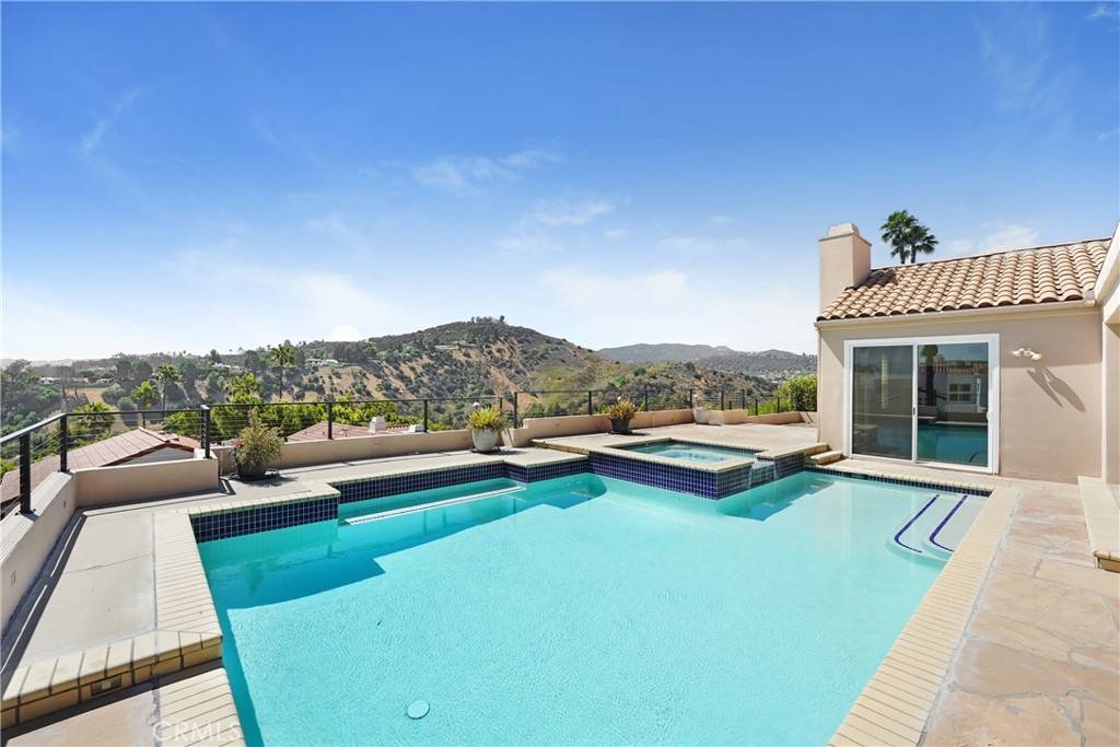 Calabasas, CA 91302,4570 Park Marbella