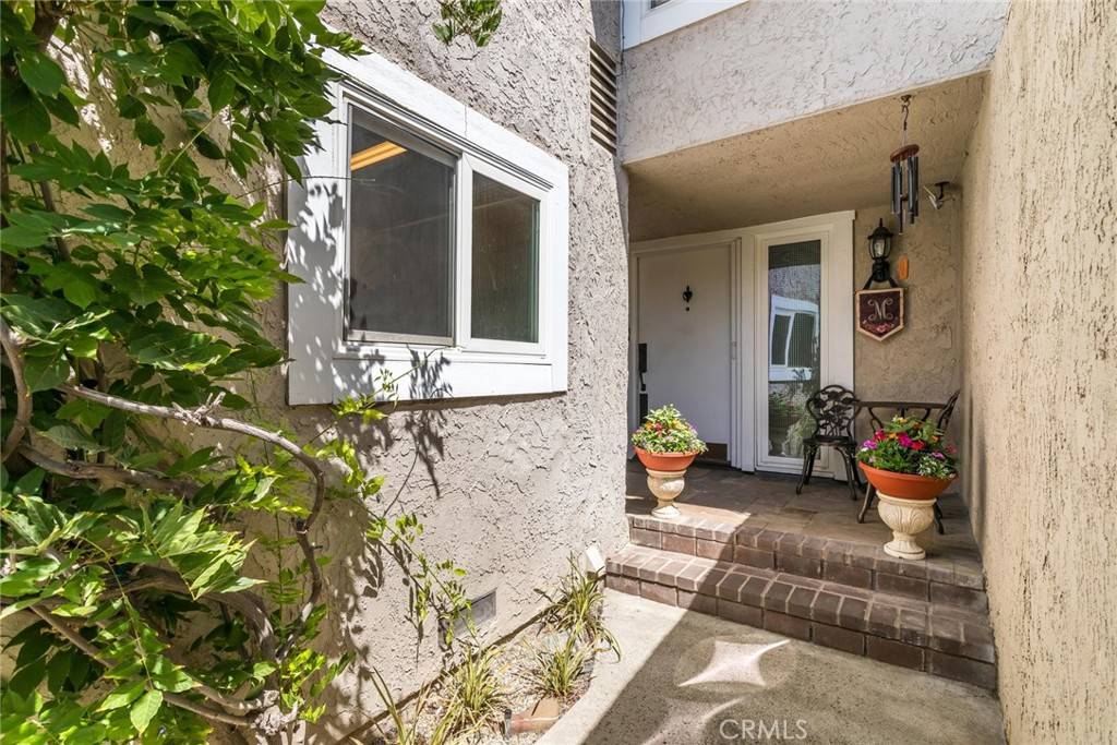 23130 Yvette LN, Valencia, CA 91355