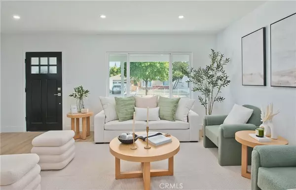Lake Balboa, CA 91406,17007 Bassett ST