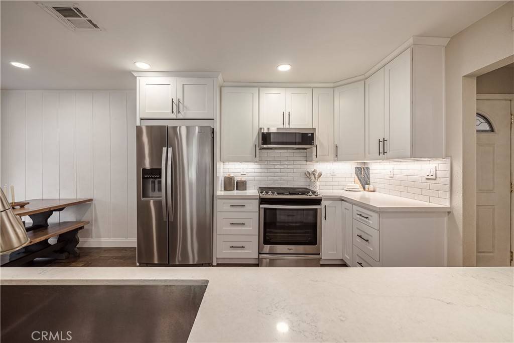 Saugus, CA 91350,26616 Balerna DR