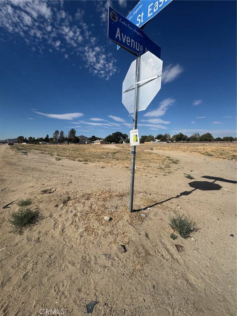 170 Valeport AVE, Lake Los Angeles, CA 93535