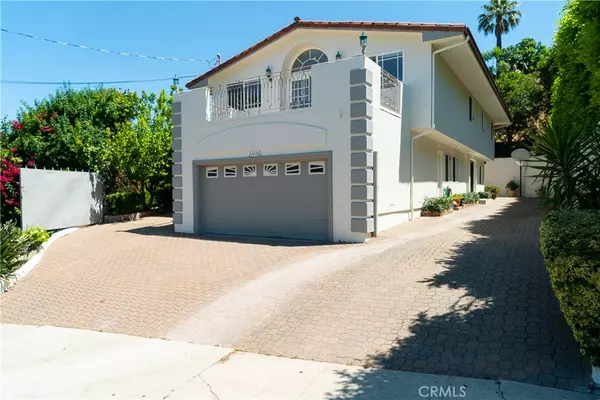 Woodland Hills, CA 91367,24060 Hatteras ST