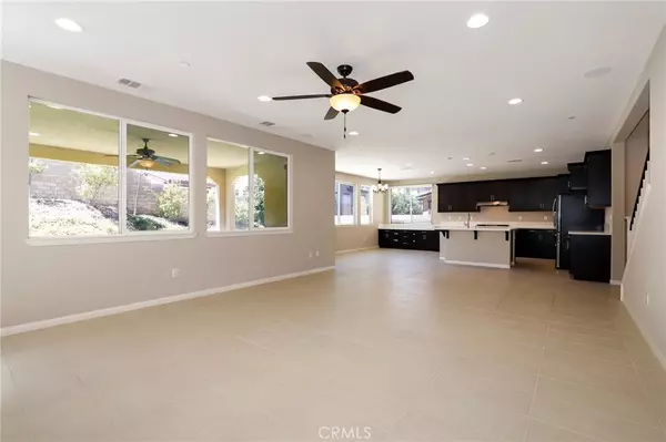 Saugus, CA 91350,28245 Nield CT