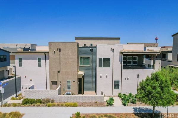 27504 Illumination CT, Valencia, CA 91381