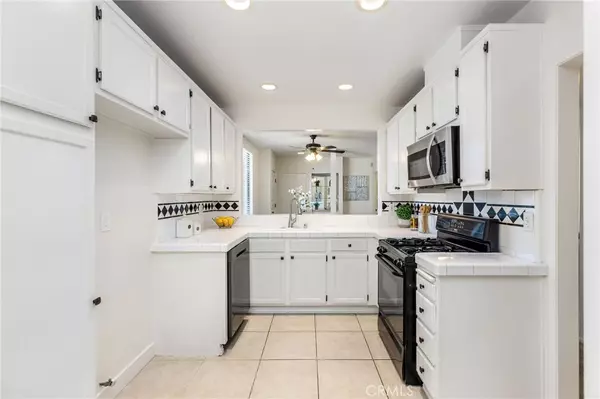 Sherman Oaks, CA 91423,14315 Riverside DR #209