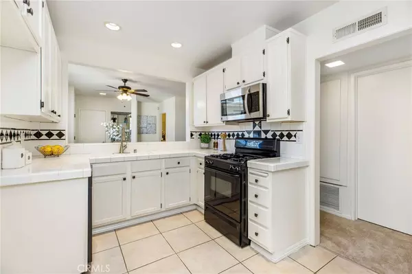 Sherman Oaks, CA 91423,14315 Riverside DR #209