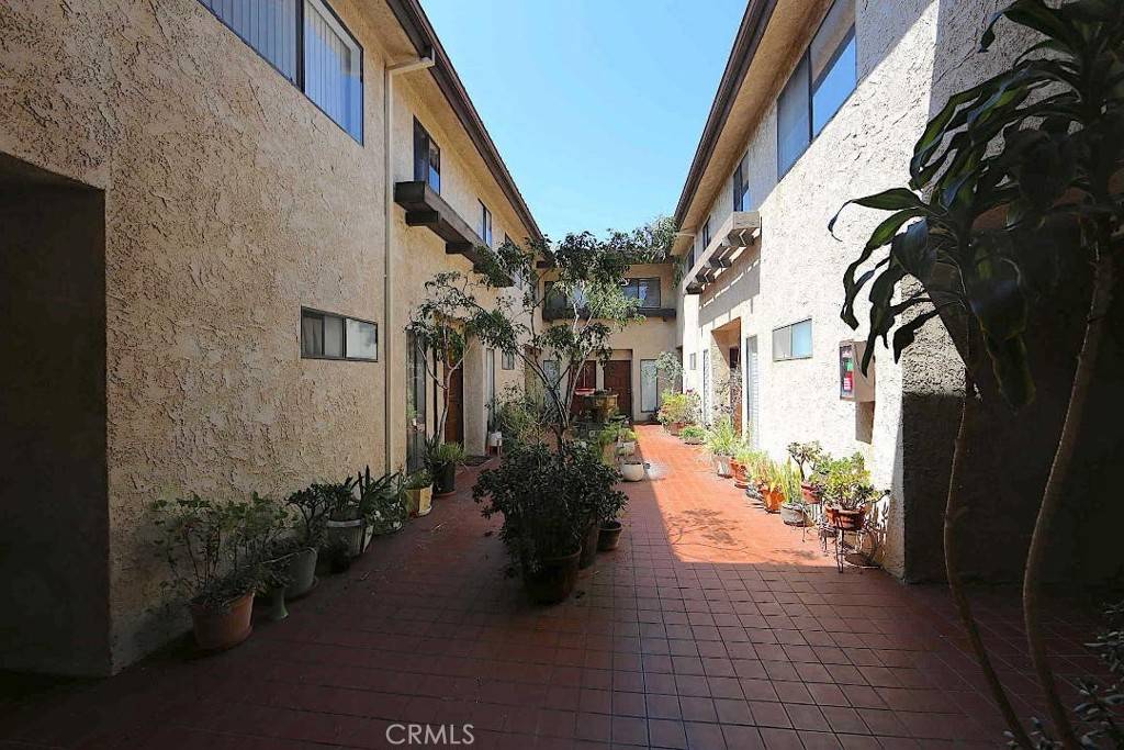 San Pedro, CA 90731,1112 S Meyler ST #8