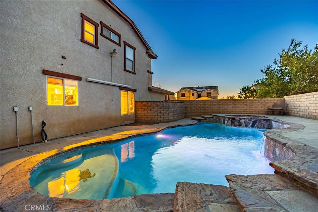 Palmdale, CA 93551,2322 Carolyn DR